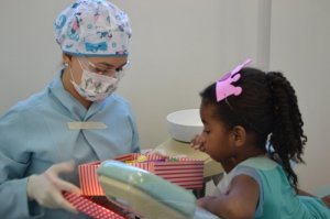 Ação Atendimento Crianças Curso Odontopediatria